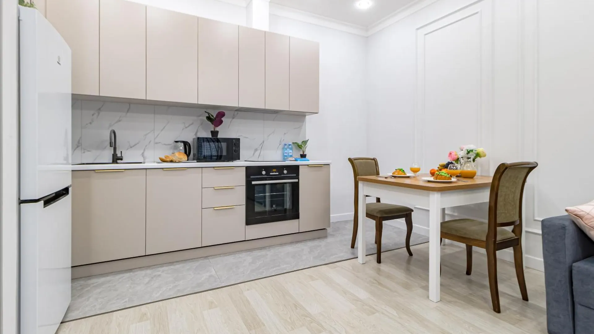 Apartment Уютные Апартаменты В Центре Города Жк Alpamys Возде Ботанического Сада Nur-Sultan