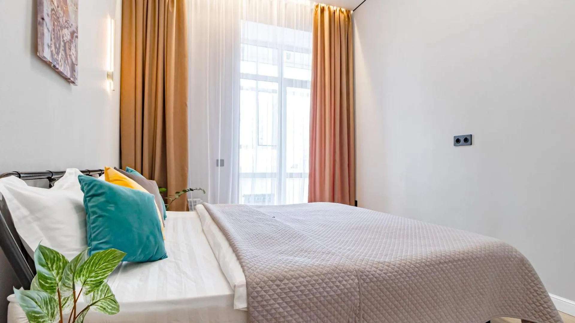 Уютные Апартаменты В Центре Города Жк Alpamys Возде Ботанического Сада Nur-Sultan  Apartment